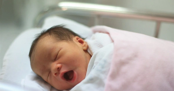 Không nhét nhiều trang phục cho bé